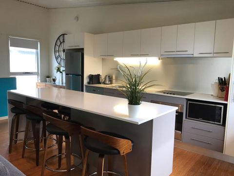 Easy Breezy Beach Shack - Australian Directory 0