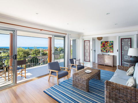 Easy Living At 14 Daphne Street - Australian Directory 0