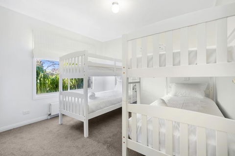 Easy Living Rosebud - Australian Directory 3