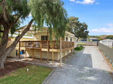 EdAn Beachhouse - 21 Laronde - Australian Directory 2