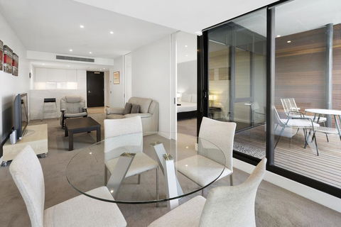 Edgewater 207 - Australian Directory 1