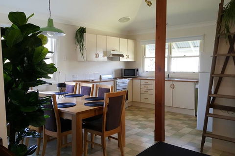 Edward Lane Apt3 - Australian Directory 0