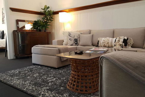 Edward Lane Apt3 - Australian Directory 2