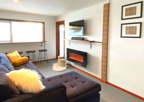 Eiger Chalet - Australian Directory 1
