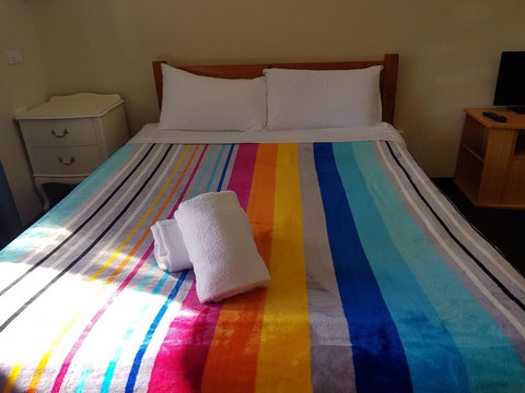 El Lago Tourist Park - Australian Directory 1