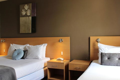 El Toro Motor Inn - Australian Directory 3