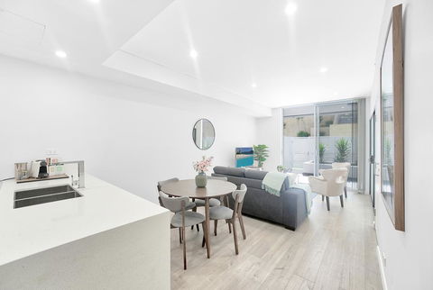 Elegant 2 Bedrooms Terrace With Premium Condition - Australian Directory 1