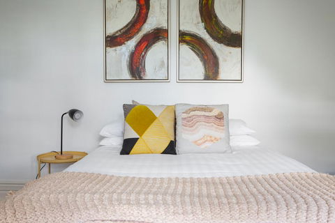 Elegant 3-Bed Heritage House Near Parks And Cafes - Australian Directory 1