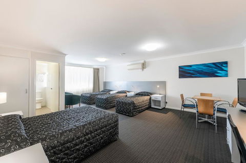 Elizabeth Motor Inn - Australian Directory 3