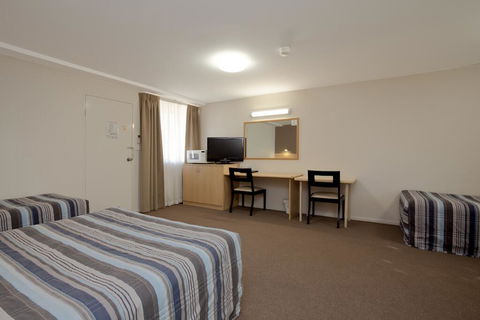 Elizabeth Motor Inn - Australian Directory 1