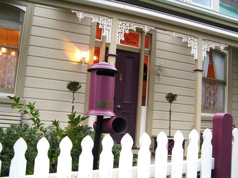 Ellie's Place On City Park - Australian Directory 1