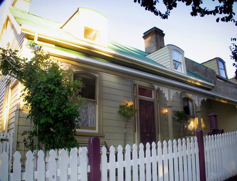 Ellie's Place On City Park - Australian Directory 0