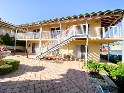 EM Apartment - Australian Directory 3