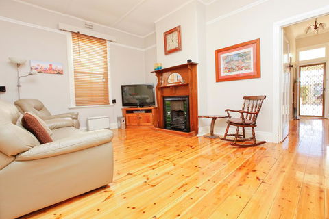 Emaroo Cottages Broken Hill - Australian Directory 3