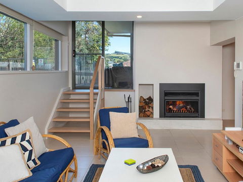 Emerald - Coastal Walk, Swimming Pool, Pet Friendly - Australian Directory 3