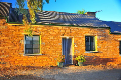 Emma Tiver Heritage Cottage - Australian Directory 2