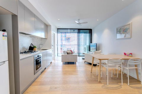 ENCORE IV: Bondi Junction - Australian Directory 1