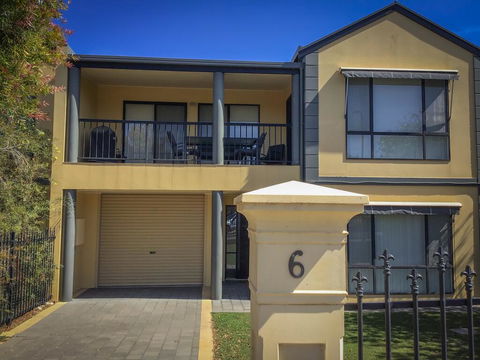 Endeavour 6 - Australian Directory 1