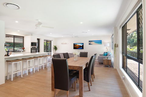 Endless Summer Beach Retreat - Australian Directory 0
