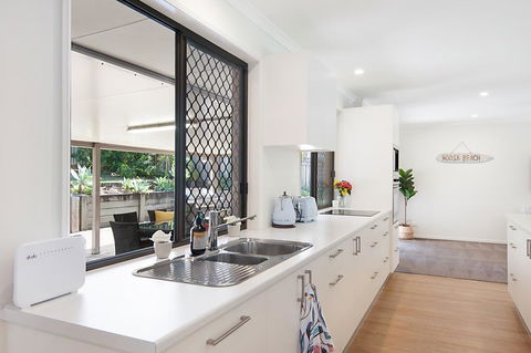 Endless Summer Beach Retreat - Australian Directory 3