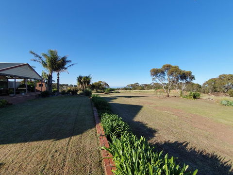 EP Getaway - Australian Directory 1