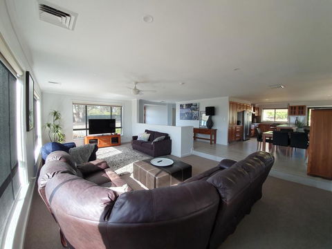 EP Getaway - Australian Directory 3