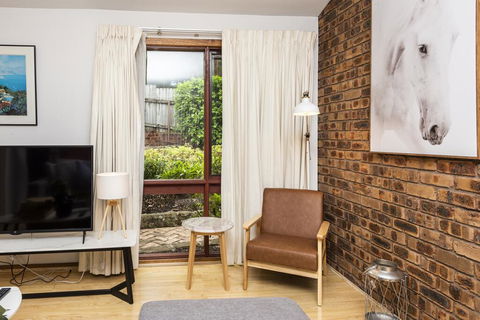 Epping 3BR 3BA Fast Wifi Easy Parking House - Australian Directory 1