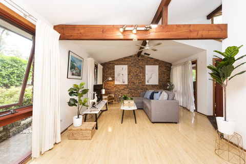 Epping 3BR 3BA Fast Wifi Easy Parking House - Australian Directory 0