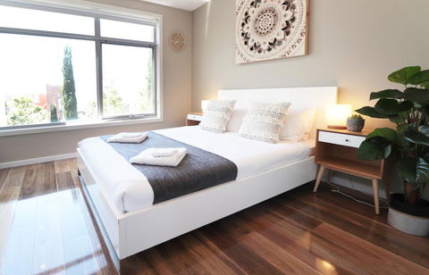 EROS City Fringe - Wifi, Wine, Netflix, Pets OK And Park Views! - Australian Directory 0
