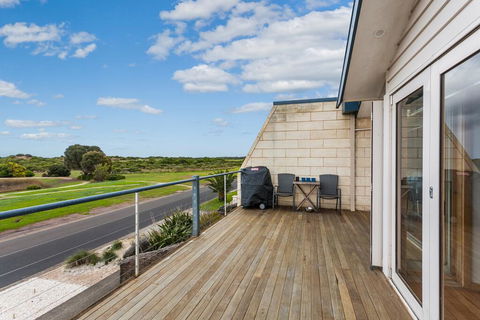 Esplanade Frontage 219a - Australian Directory 3