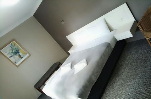 Excelsior Motor Inn - Australian Directory 3