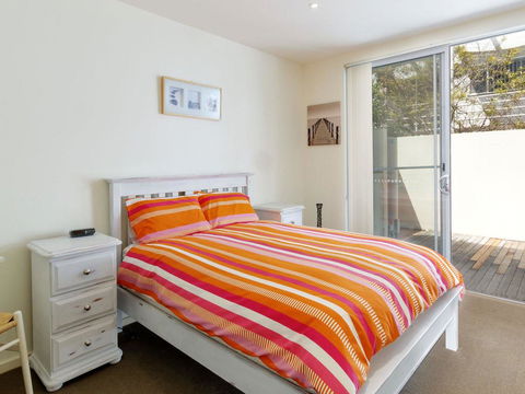 Executive Garden Apartment - Australian Directory 3