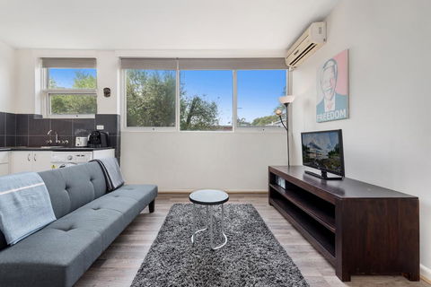 Explore Melbourne From A Convenient South Yarra Pad - Australian Directory 0