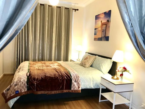Family Home In Prime Location Melbourne - Australian Directory 0