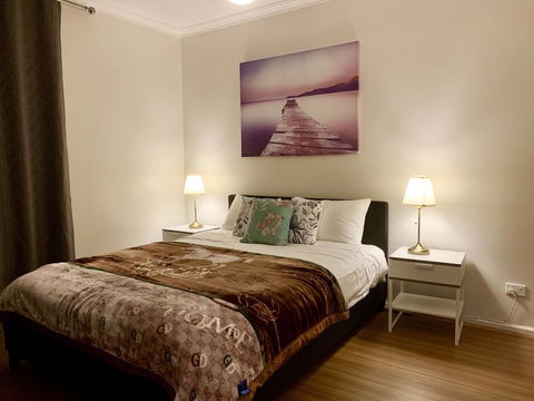 Family Home In Prime Location Melbourne - Australian Directory 3