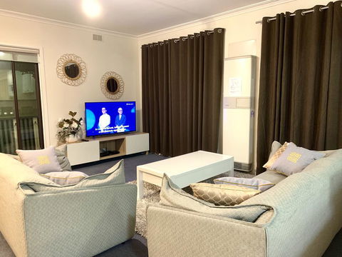 Family Home In Prime Location Melbourne - Australian Directory 1