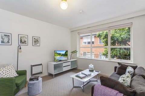 Family-friendly Apartment In Green Glen Iris - Australian Directory 0