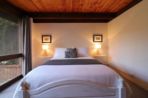 Farrington House - On The Banks Of The Ovens River - Australian Directory 2