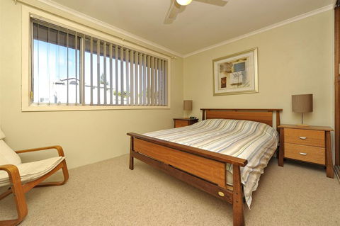 Fingal Court Unit 3 - Fingal Bay - Australian Directory 3