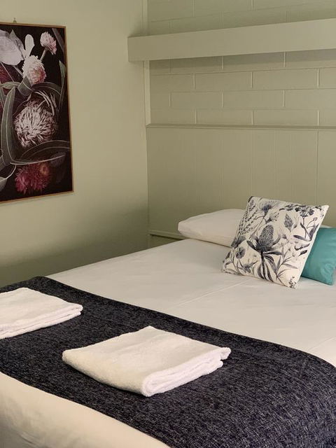 Finley Country Club Hotel Motel - Australian Directory 2