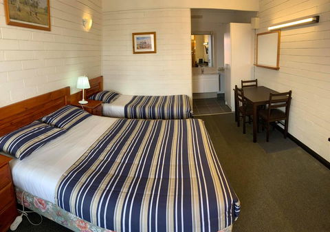 Finley Motel - Australian Directory 1