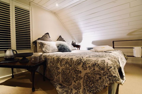 Fitzroy Inn Historic Retreat Mittagong - Australian Directory 1