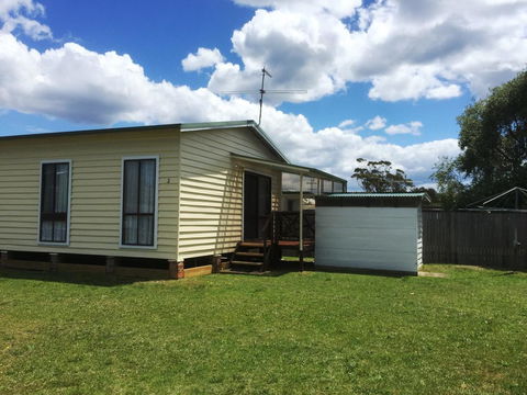 Flat 2, 42 McMillan Rd - Australian Directory 0