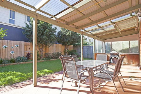 Floreat - Sawtell, NSW - Australian Directory 3