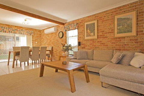 Floreat - Sawtell, NSW - Australian Directory 0