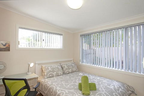 Floreat - Sawtell, NSW - Australian Directory 1