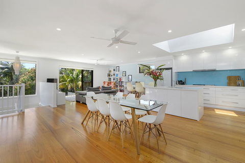 Flynns Beach Retreat - Australian Directory 2