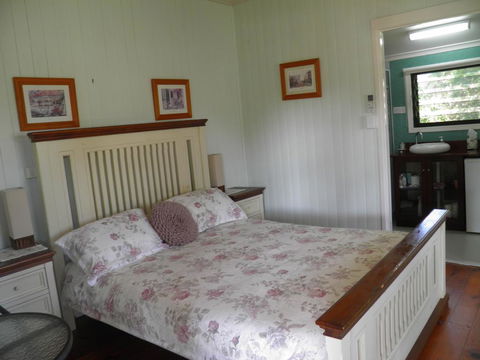 Follywood Guesthouse B&B - Australian Directory 0