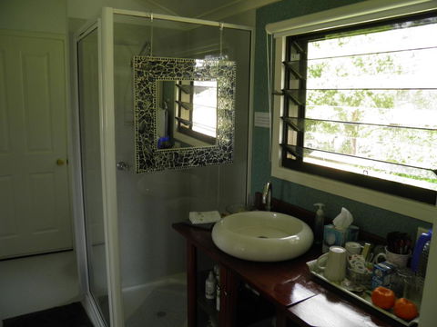 Follywood Guesthouse B&B - Australian Directory 2