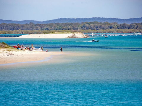 Forster Holiday Lodge 19 - Australian Directory 3